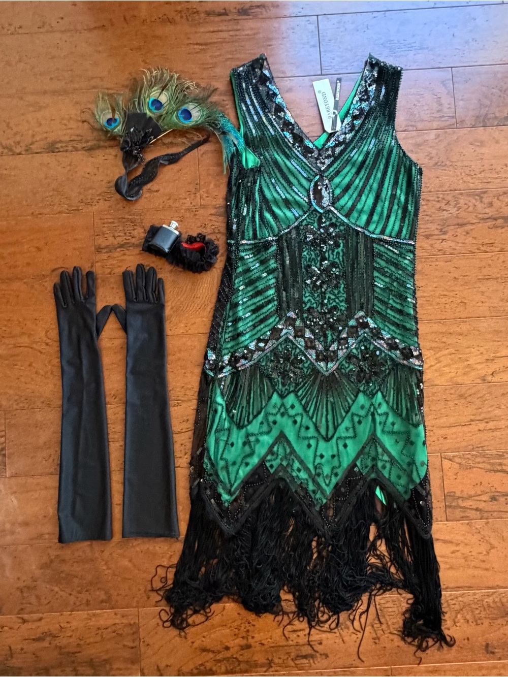 1920’s Flapper Green Sequin Dress and Costume Set with Accessories